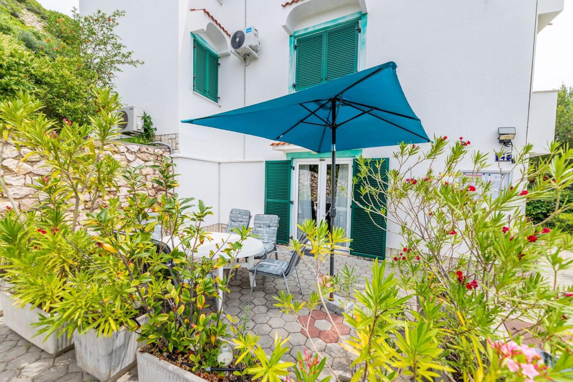 Apartments Oleander Kricin Башка Экстерьер фото